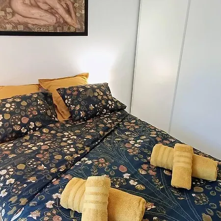 Bel De Standing A Boulouris