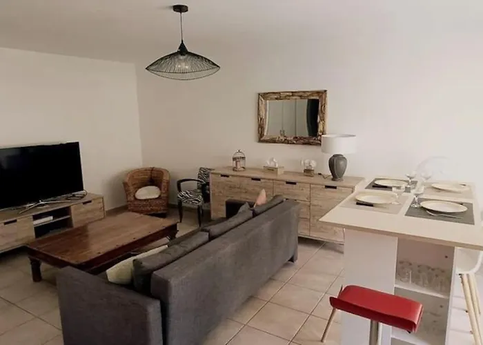 Bel De Standing A Boulouris 아파트